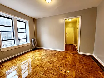 Rented by R New York