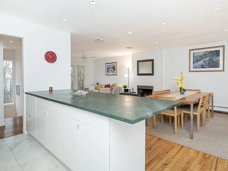 Gardiners Bay Dr — Photo 6