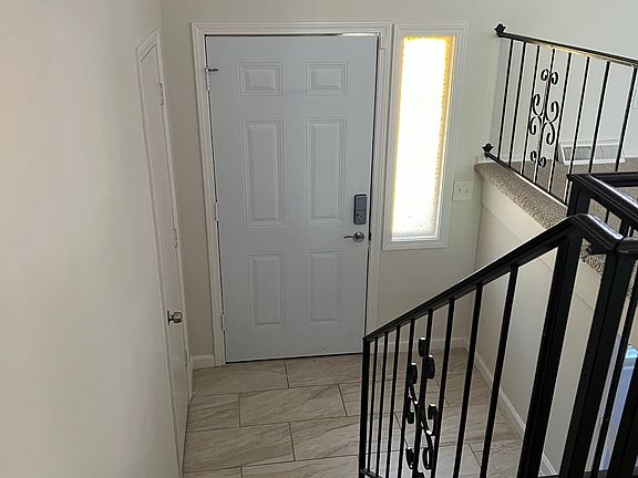 5th image of 704 NW Stratford Pl