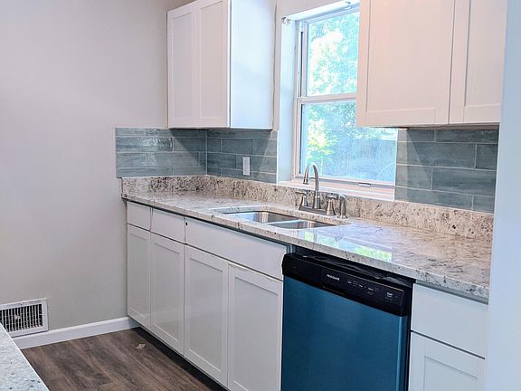 4th image of 5603 Coppedge Ave