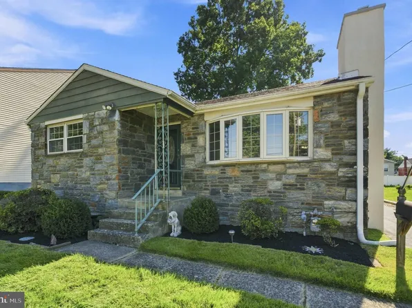 75 5th Ave, Broomall, PA 19008