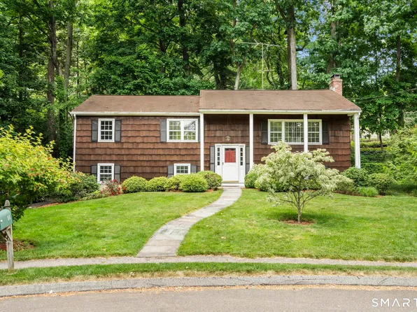 11 Lycett Court, Norwalk, CT 06850