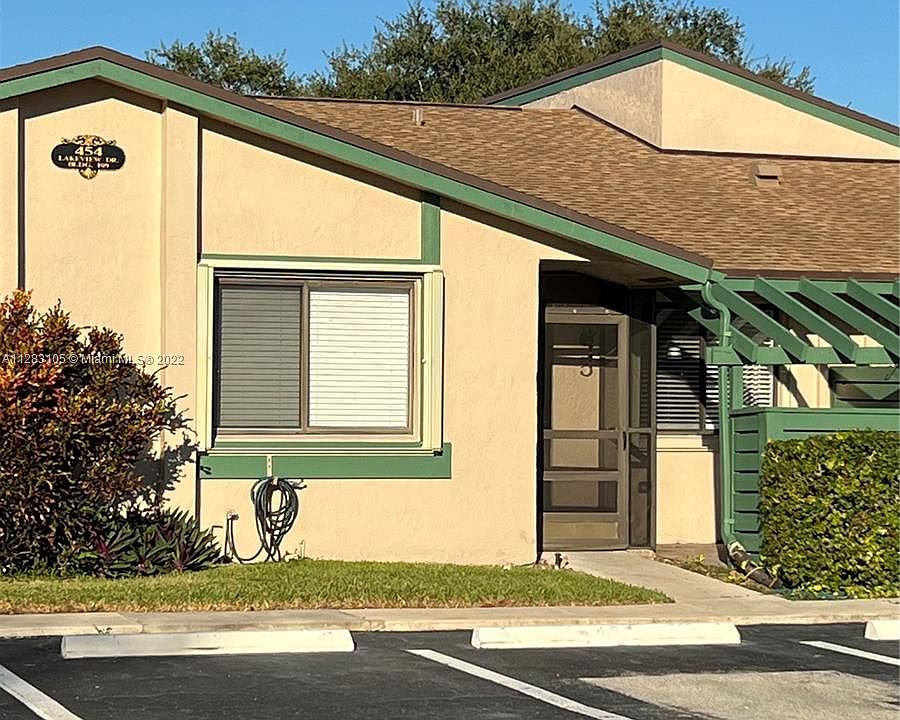 1st image of 454 Lakeview Dr APT 5