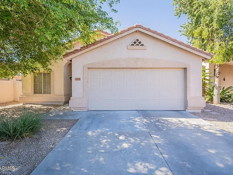 7035 W Phelps Rd — Photo 3
