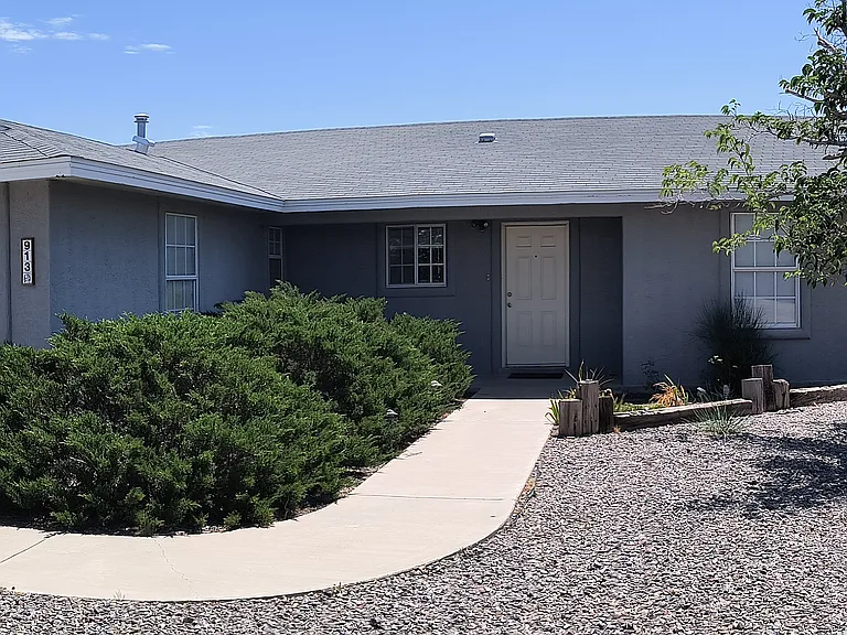 913 Grape St — Photo 3