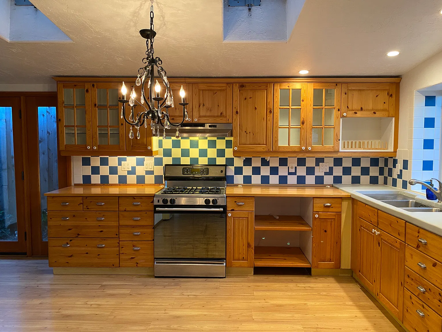 1 bed, 700 sqft, $2,550 — Photo 1