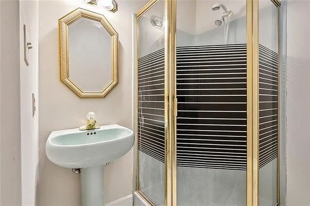 32 Beth Dr — Photo 10