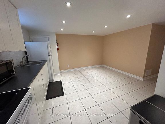 4th image of 49 Lockerbie Ave #Basement