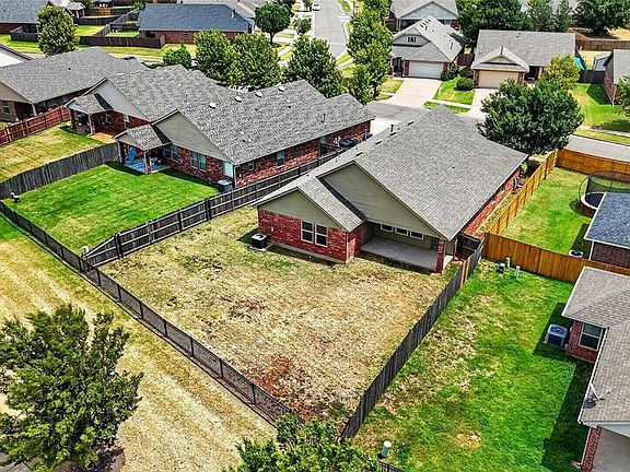 3rd image of 18109 Montoro Way