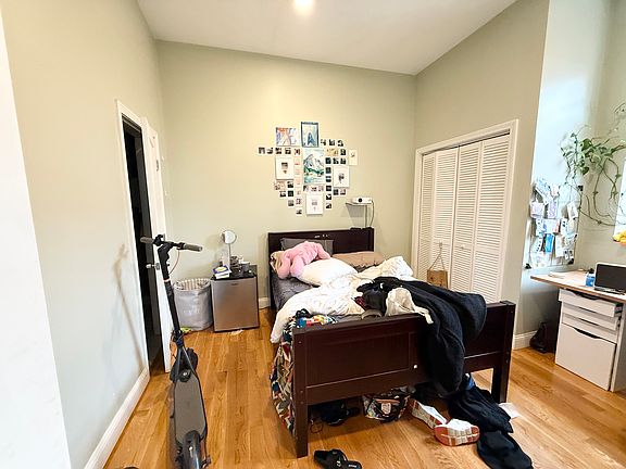 4th image of 409 Dudley St
