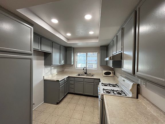 3rd image of 5443 Huron Ct