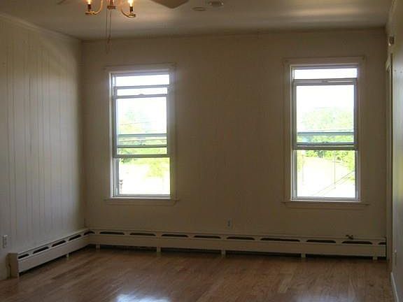 4th image of 257 Belleville Ave