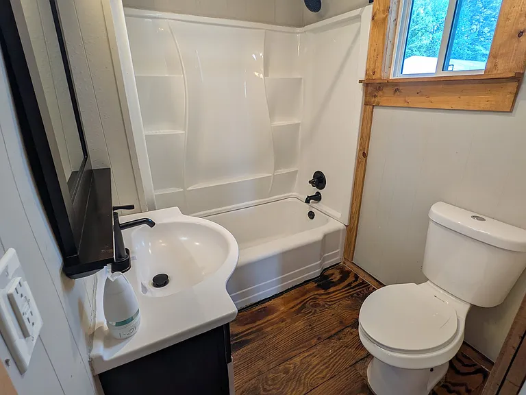1824 N Main St — Photo 15