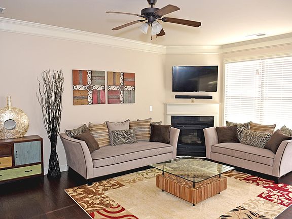 Living & Dining Room (1)