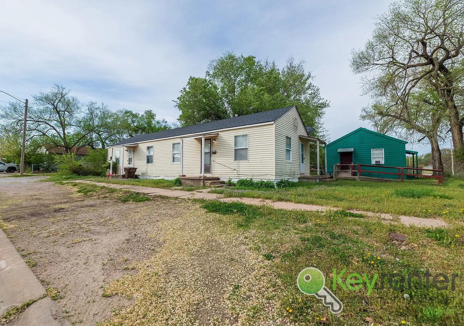 E Whitney Ln Duplex — Photo 2