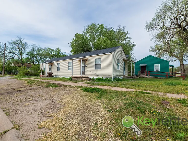 E Whitney Ln Duplex — Photo 2