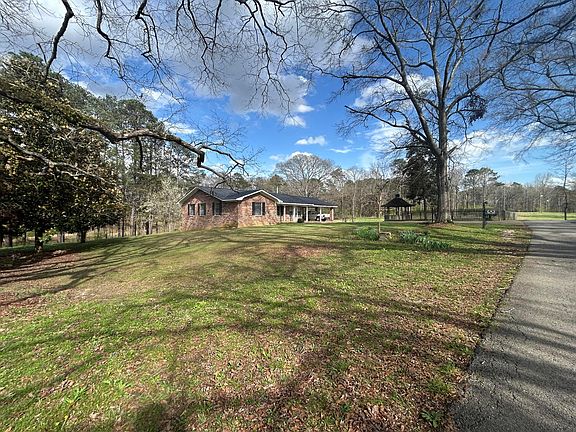 3rd image of 210 Aaron Rd