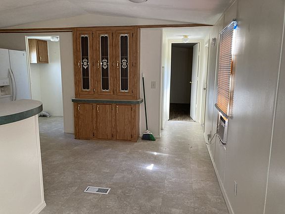 3rd image of 136 Twink Ln
