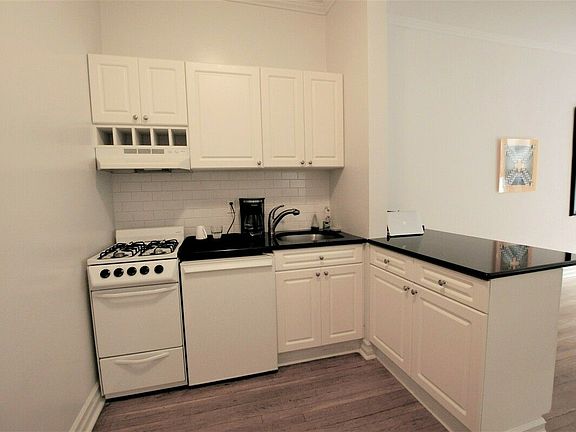 4th image of 48 E End Ave Unit 48-4D