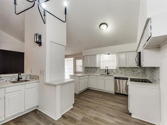 5th image of 15038 Timberlea Dr