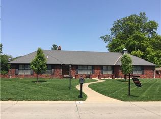 1 Stonecrest Dr, Saint Joseph, MO 64506