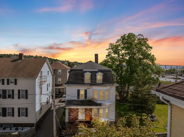 95 Ballard St, Fall River, MA 02720