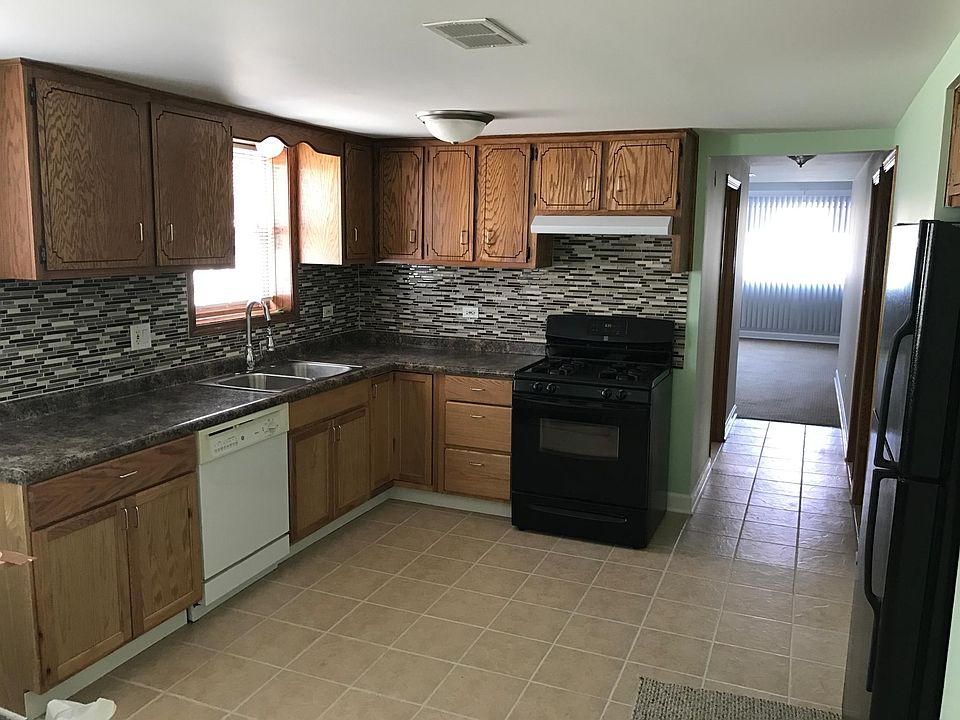 1st image of 4102 N Neenah Ave #G