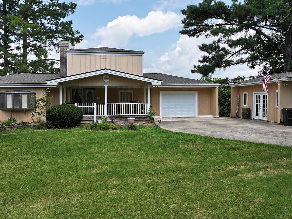 1st image of 202 Peaceful Cove Ln