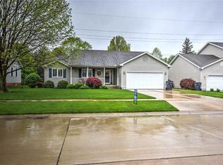 719 Gunnar Ln, Forsyth, IL 62535