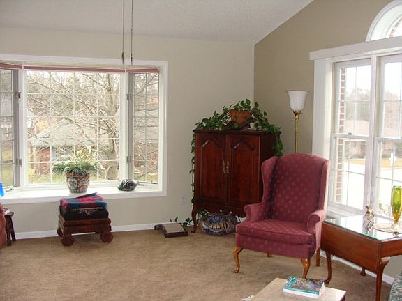 2nd image of 3900 Stoneridge Ct