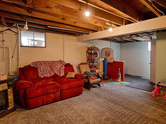 3rd image of 1652 Winchester Ave