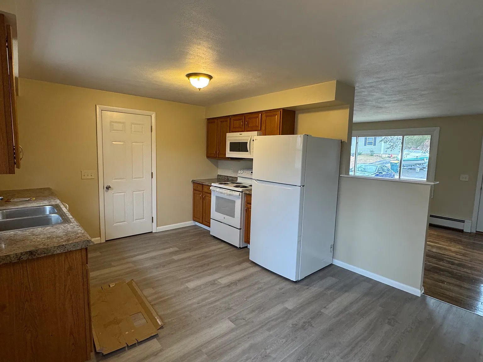 3 bed, 1200 sqft, $2,900 — Photo 4
