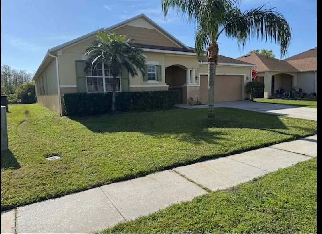 4 bed, 2.0 bath, $2,200 — Photo 1