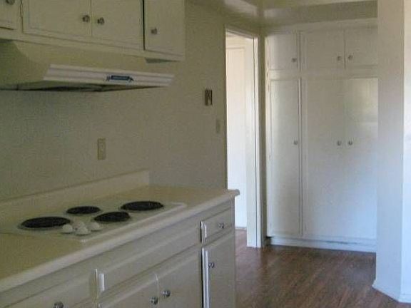 Lots of Kitchen Storage