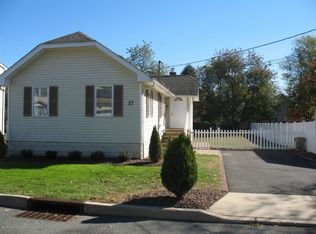 17 Gaston St, Aberdeen, NJ 07747