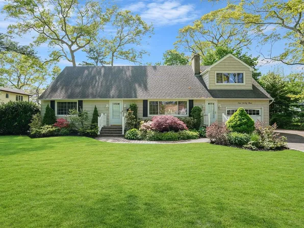 543 Ackerson Boulevard, Brightwaters, NY 11718