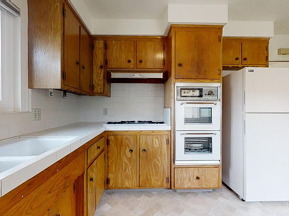 2nd image of 11925 Ramona Ave #B