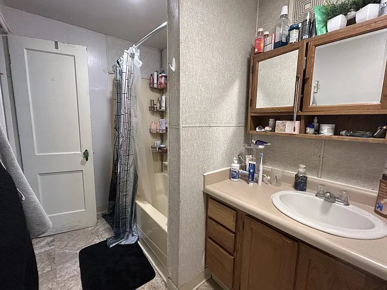 215 N Pinckney St #4 — Photo 10