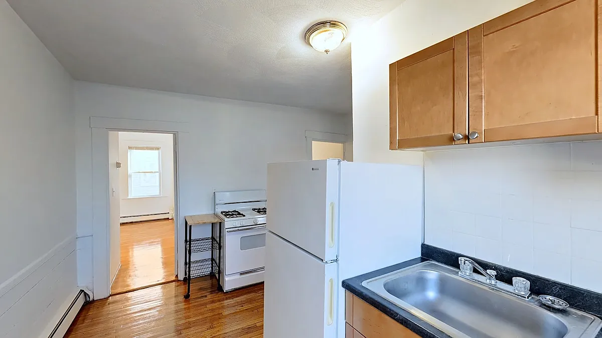 Building Photo - 148 5th St #6
