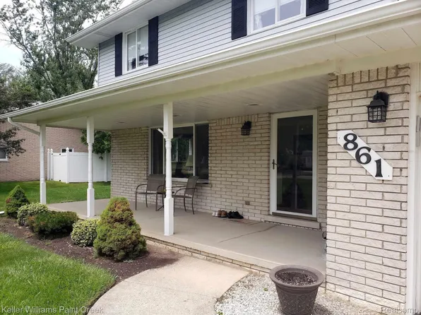 861 Hannah Dr, Troy, MI 48085