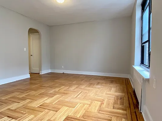 Rented by Metropolitan Equities | media 2