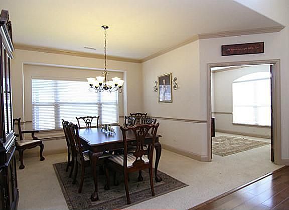 5th image of 812 Brendan Dr