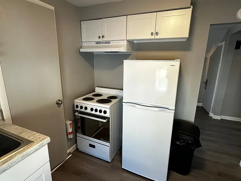 176 Park St — Photo 9