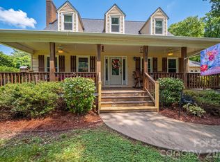 2402 Elmwood Cir, Dallas, NC 28034