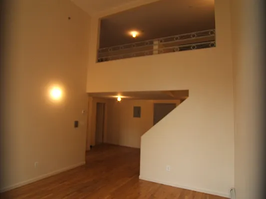 Rented by Joel Weisz, LREB | media 24