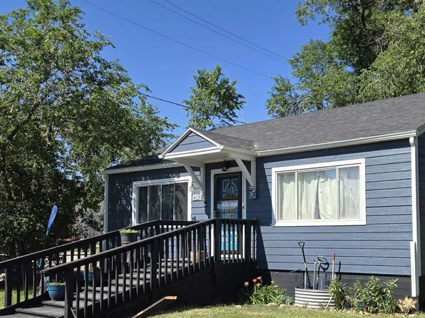 408 S 3rd St, Thermopolis, WY 82443