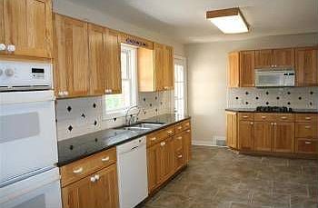4th image of 246 Woodland Dr