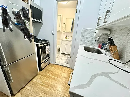 Rented by J PRESTON AND ASSOCIATES INC | media 11