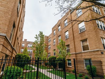 207 Washington Blvd APT 2E, Oak Park, IL, 60302