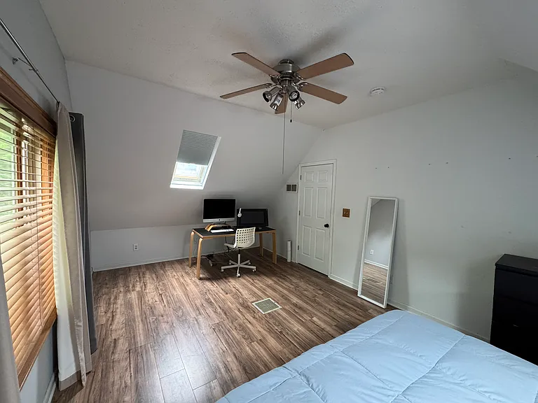 Upstairs main bedroom